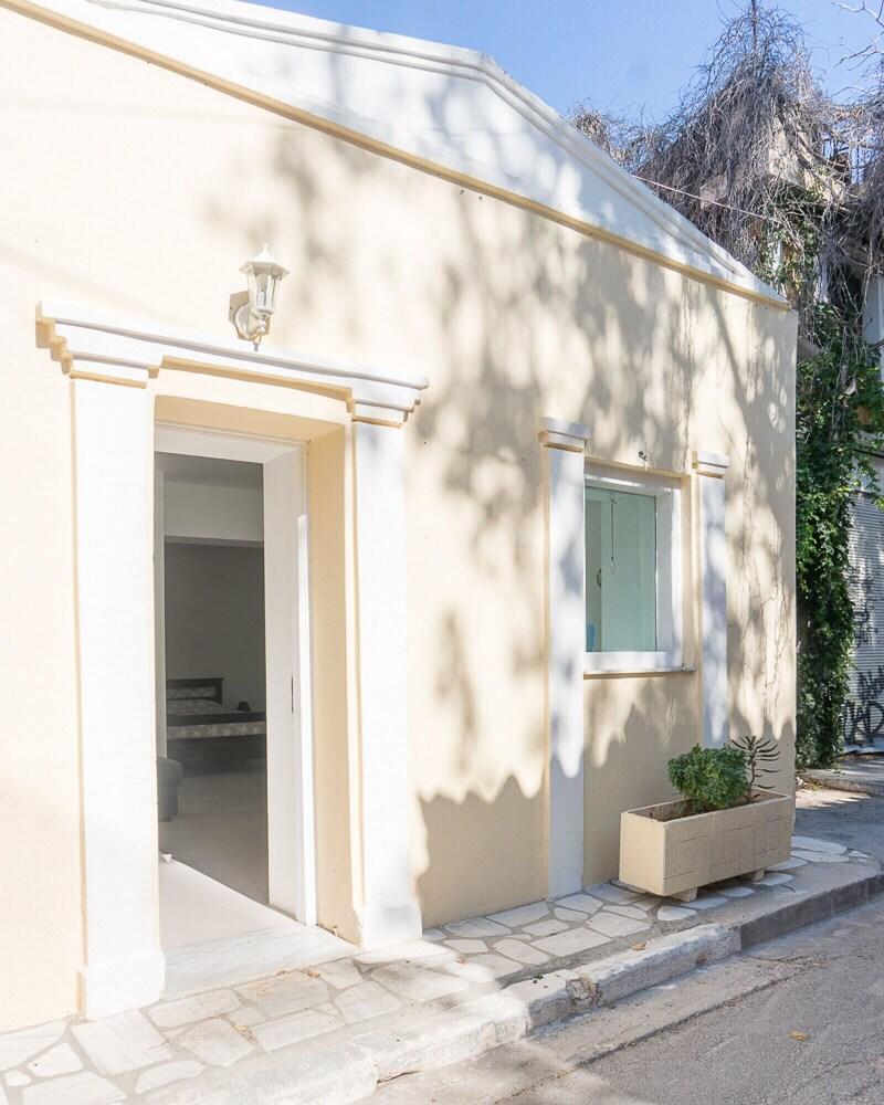 The Little Prince In Plaka Афины Экстерьер фото